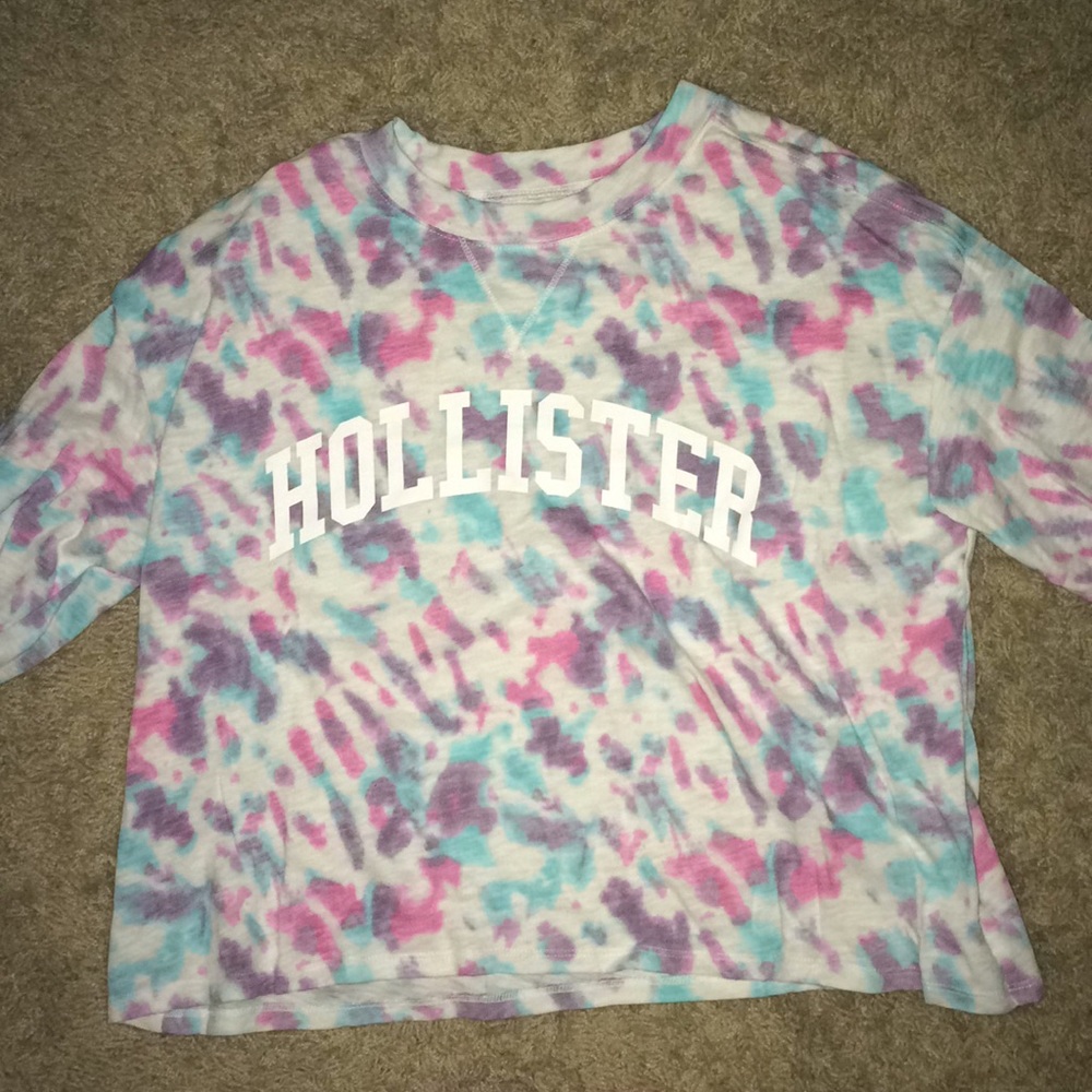 HOLLISTER long sleeved cropped marble shirt